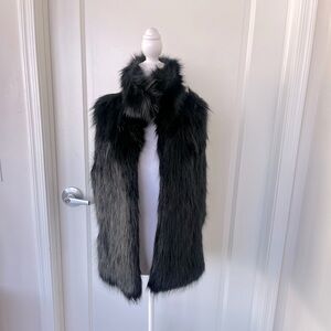Calvin Klein Women’s Faux Fur Black Vest Size Small